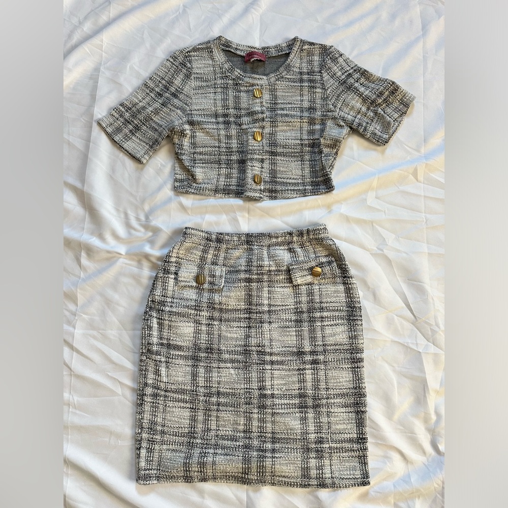 Vintage 2 piece crop top skirt set